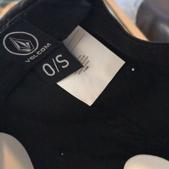 Volcom Stone Black & White SnapBack Hat NWOT - Picture 5 of 8